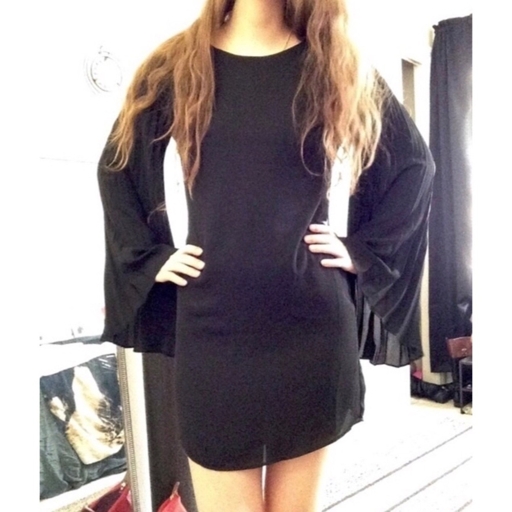 Windsor Black Long Sleeve Shift Dress